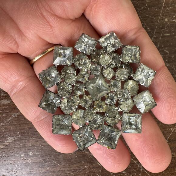 Vintage Silver Tone Metal White Rhinestone Cluster Brooch Pin - Picture 2 of 6